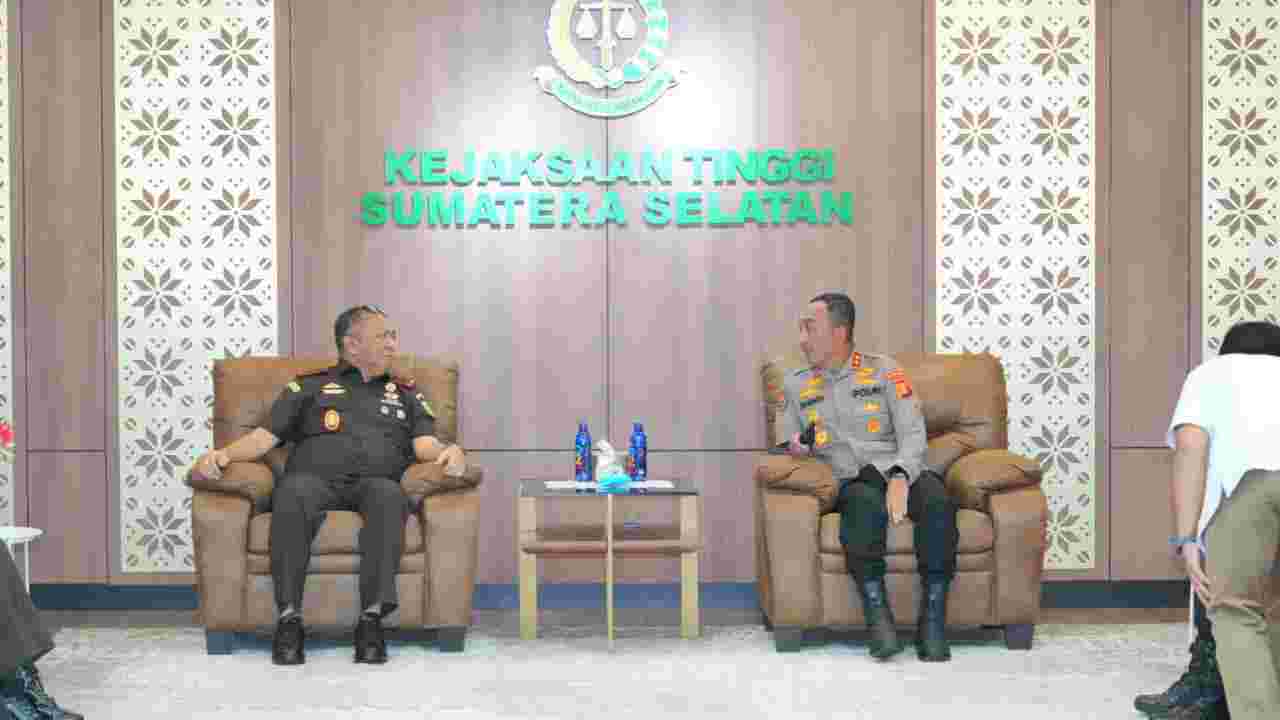 Silaturahmi ke Kejati, Kapolda Sumsel Rapatkan Barisan 'Nyago Bumi Sriwijaya
