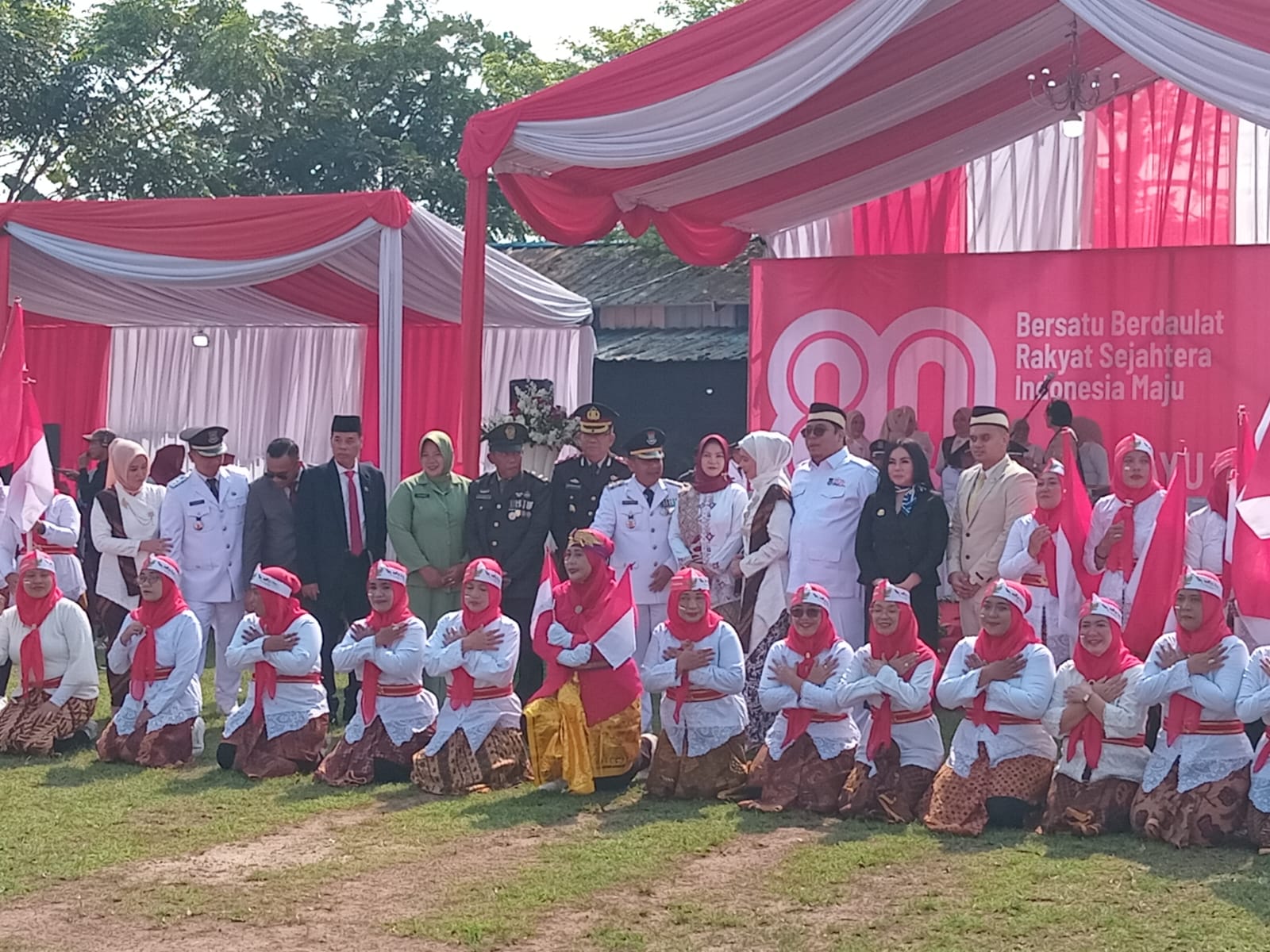 DIRGAHAYU REPUBLIK INDONESIA KE 80 Pengibaran Bendera MERAH-PUTIH di Kecamatan Kelapa Dua Tangerang