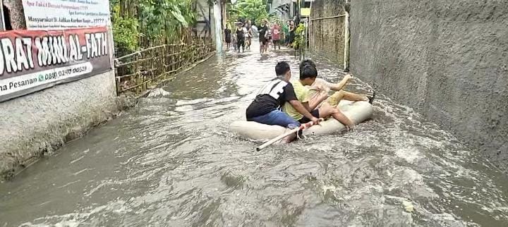 Banjir di Perumahan Binong Permai: Harapan Warga untuk Tindakan Serius dari Pemkab Tangerang