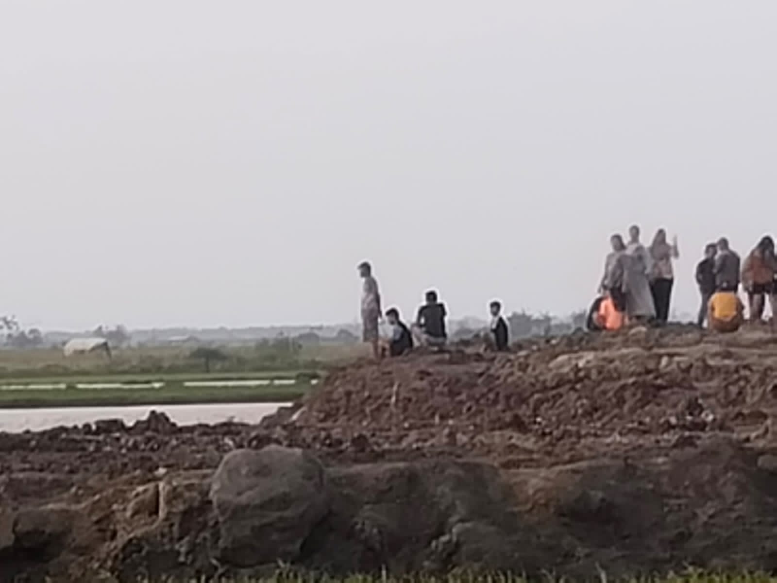 Dua Bocah Tenggelam di Kubangan PIK2 di Desa Pangkalan