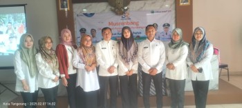 Pisah Sambut di Kelurahan Periuk Tangerang, Berjalan Terharu