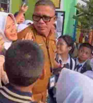 Tersiar Kabar Kepsek SMPN 1 Prabumulih dicopot,Diduga buntut pasca peneguran siswa dari anak seorang pejabat tinggi negara,Walkot : 