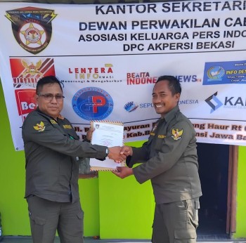Ketua AKPERSI DPD Jawa Barat Mengukuhkan Pengurus AKPERSI DPC Kabupaten Bekasi