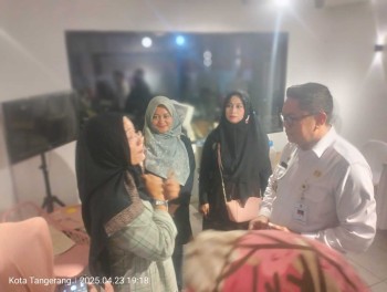 Sah !!! Wakil Walikota Tangerang Resmikan Modern Cafe,



Belasan Komunitas di Kota Tangerang Ikuti Peresmian Cafe F & D,



Wakil Walikota Tangerang Hadiri Peresmian Warung Cafe Modren