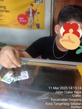 Miris!!! Tangerang Selatan Menjamur Toko Diduga Berkedok Kosmetik dan Counter Pulsa, Buka Bebas Ecer Obat keras jenis  Tramadol, Dan Eximer,Yang Di Ecer Bebas Di Pinggir Jalan
