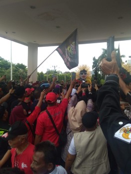 Ade Kuswara Kunang.S.H Dan Dr As ep Surya Atmaja Resmi Dilantik Jadi Bupati Termuda Dalam Sejarah Kabupaten Bekasi