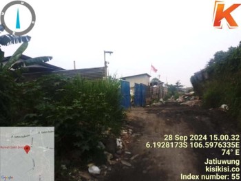 Gudang di Jalan Kalisabi, Uwung Jaya, Kecamatan Cibodas kota Tangerang diduga kuat sebagai lapak penyimpanan oli bekas