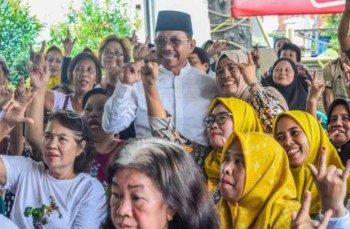 Sachrudin Blusukan Langsung Dengan Warga Kampung Markisa,



Sachrudin Fokus Tingkatkan Pendidikan, Kesehatan, dan Lapangan Kerja