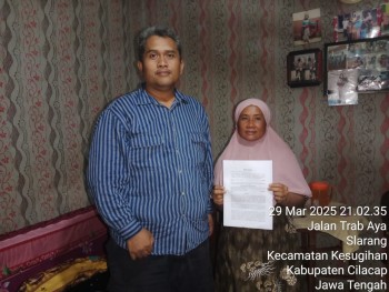 Kunjungan Ketua Iwoi Bersama Rekan Rekan Media dan Lembaga KANNI, Beri Dukungan Bagi Keluarga Wartawan Tribuncakranews Yang di Stopress Secara Sepihak dan diTahan di Polres Cilacap