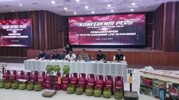 Direktorat Tindak Pidana Tertentu Bareskrim Polri mengungkap kasus penyalahgunaan gas LPG bersubsidi di tiga lokasi berbeda