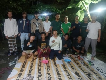 forum warga desa bonisari litle Axen, di komandoi oleh jaya sumirat yang notaben nya aktifis desa harafkan perubahan 