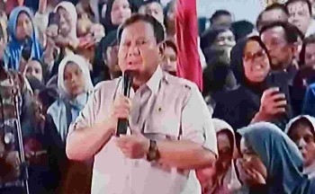 Jelang Detik-Detik Pergantian Tahun Baru 2026, Presiden Prabowo Tinjau Pengungsian Bencana di Tapsel,





Presiden Prabowo Pastikan Penanganan Cepat Pasca bencana di Batang Toru

