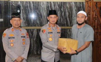 Berkah Ramadan 2025, Kapolres Metro Tangerang Kota Wakafkan Al-Qur'an Ajak Remaja Belajar Agama
