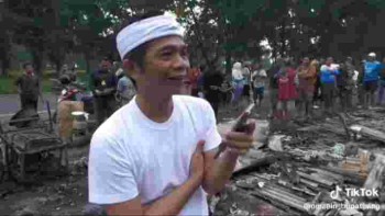 Saung Oleh-Oleh Di Purwakarta Diduga Ludes Dilalap Si Jago Merah, Bupati Turun Langsung ke Lokasi: 